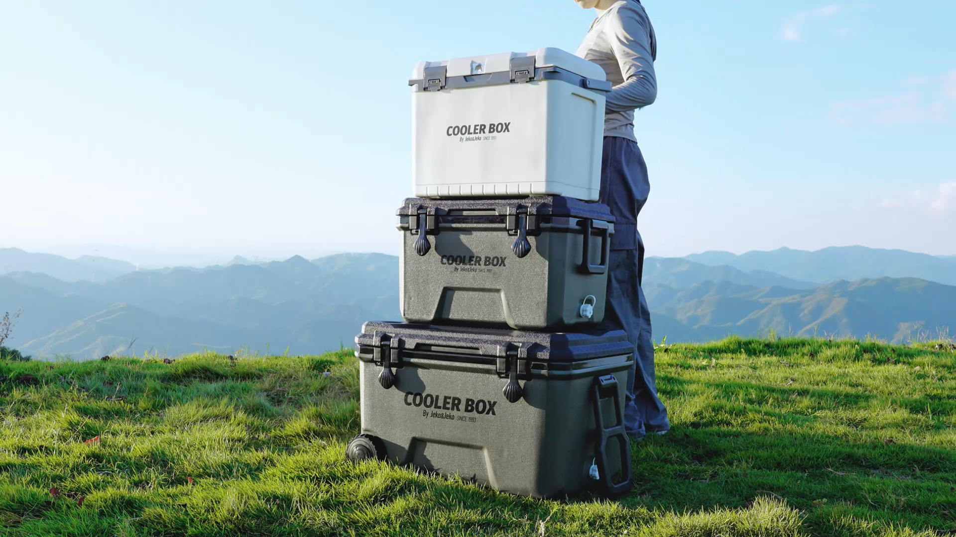 Amazon.com: JEKO&JEKO 60QT Portable Wheeled Cooler with Ice Packs